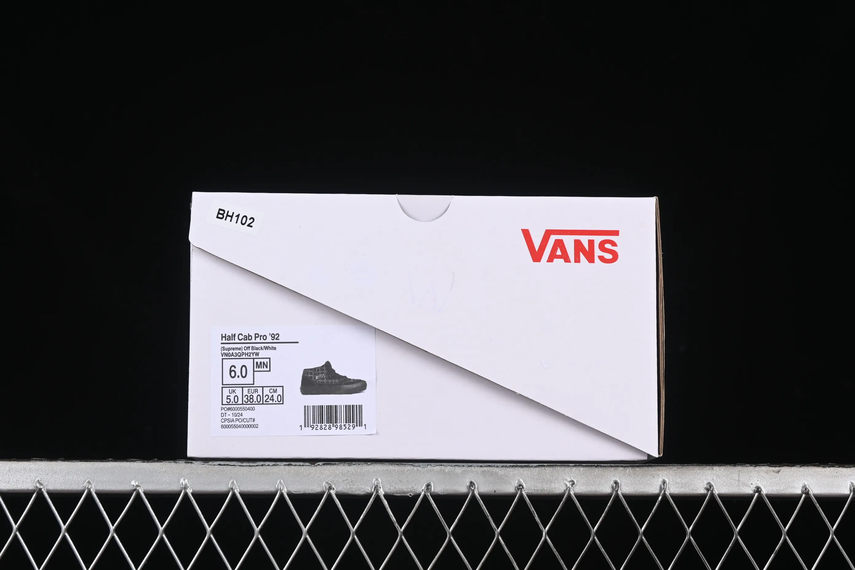 All categories Vans Vans series Vans Mid Vans China Vans Half Cab Pro 92 Vans official retro casual simple versatile skateboard shoes VN0A3QPH2YW